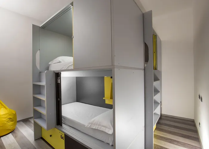 Hostel Free *