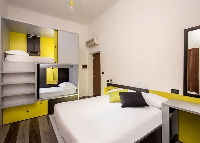 Free Hostel *