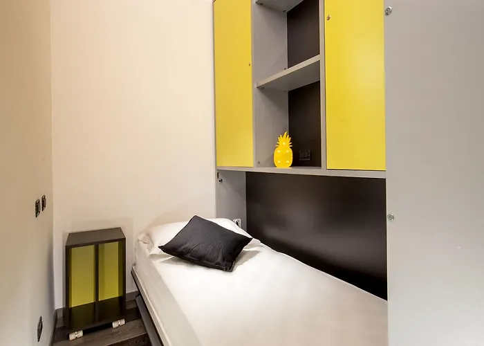 Free Hostel *